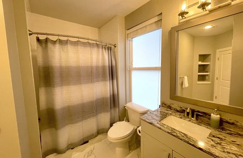 King of Prussia Apartment | Luxury Escape: 3 Bed 2 Bath Oasis in Vibrant King of Prussia