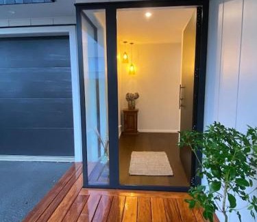 Tauranga House | Luxury Escape in CBD - Walking Distance To Town