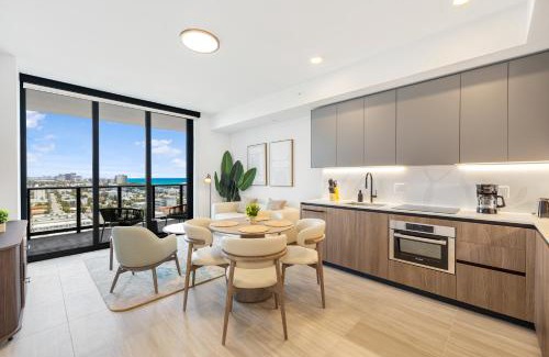 North Beach Apartment | Luxury Escape W Jaw-Dropping City Views