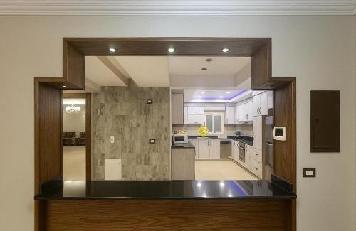 Maadi Apartment | Luxury Escape with Pool & Gym