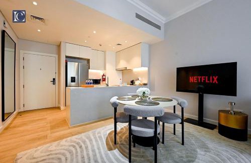 Dubai Apartment | Luxury Escapes - Stylish 2-Bedroom Haven in La Cote, Port de La Mer