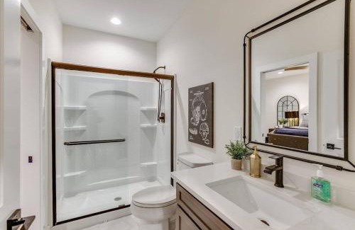 Wooded Estates House | Luxury Estate with Stadium TDJ Views Sleeps 20