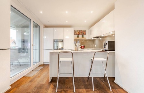 Affoltern am Albis Apartment | Luxury Family Home near Zurich and Zug - Sunset Balcony - Free Secure Parking