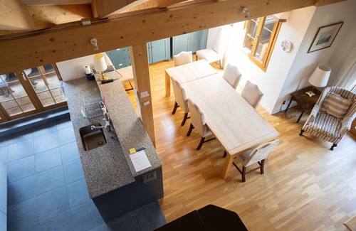 Iseltwald Ski Chalet | Luxury Family Chalet with Lake & Mountain Views