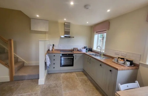 Northallerton Cottage | Luxury Farm Cottage with Hot Tub.n