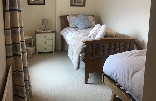 Lisnagunogue Other | Luxury farmhouse sleeps up to 10 adults very spacious, comfortable beds
