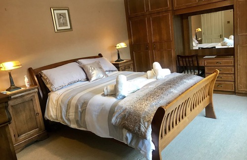 Lisnagunogue Other | Luxury farmhouse sleeps up to 10 adults very spacious, comfortable beds