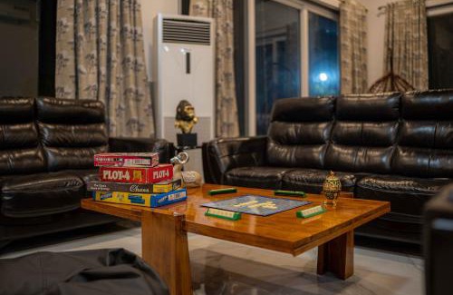 Ganaur Resort | Luxury Farmhouse Stay, Pure Vegetarian- Santushti Farm, NCR