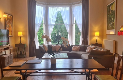 Kelvinbridge Apartment | Luxury Flat close to Glasgow University