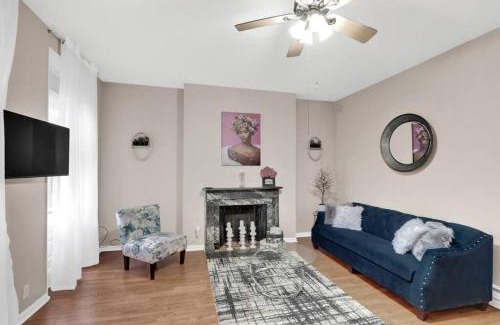 Gayborhood Apartment | Luxury Flat In Center City