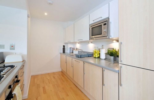 Dyce Apartment | Luxury flat in peaceful riverside near Aberdeen