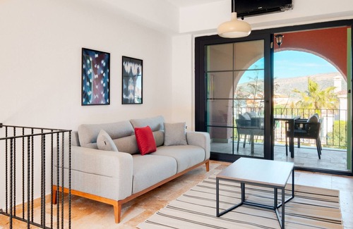 Alacati Apartment | Luxury Flat w Balcony and Shared Pool in Alacati