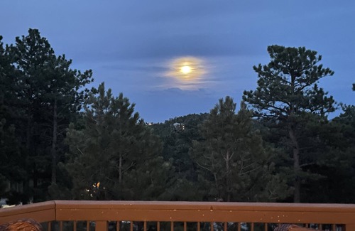 Tanoa and Hiwan House | Luxury Foothills of Denver- Hottub, Great Location 30 minutes - dwntwn or skiing