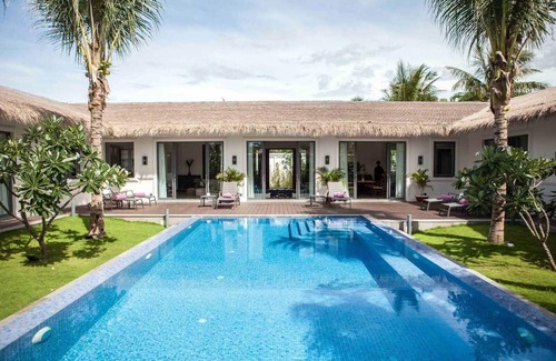 Central Mui Ne Beach Villa | Luxury French-Bali inspired paradise