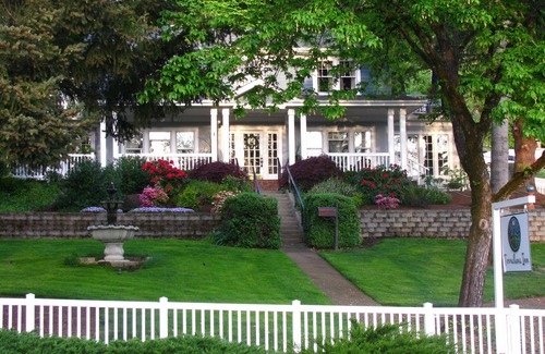 Roseburg House | Luxury, Full Service Bed and Breakfast - you are the only guest in our home!