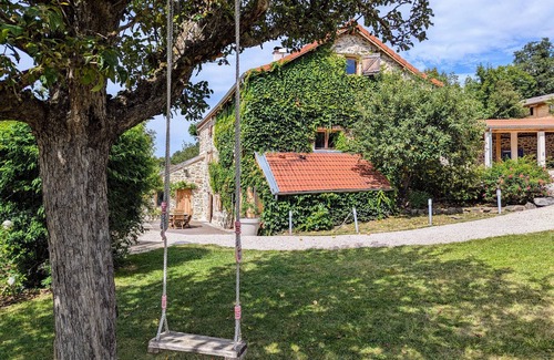 Rosieres Cottage | Luxury Gîte with Spa, Terrace, and Game Room in Scenic Blanlhac, Rosières