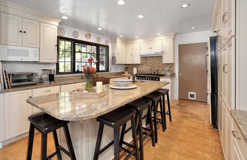 Bonny Doon House | Luxury Garden Villa, in Bonny Doon, with hot tub and game room