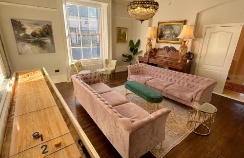 Harleston House | Luxury Georgian House With Sauna Sleeps 19-23