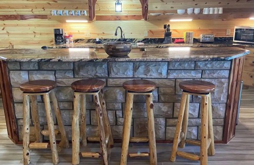 Talihina Cabin | Luxury Getaway | Mountain/River Views, BBQ/Fishing