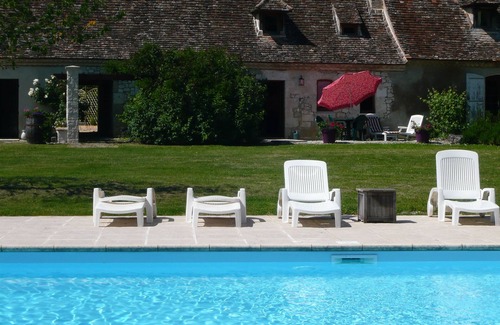 Boisse Cottage | luxury gite for couples, no children. Peace, great views, large pool and spa.