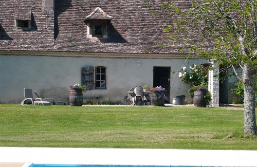 Boisse Cottage | luxury gite for couples, no children. Peace, great views, large pool and spa.