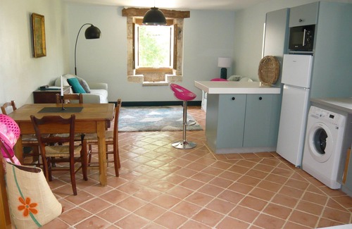 Boisse Cottage | luxury gite for couples, no children. Peace, great views, large pool and spa.