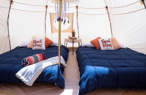 Clearville Resort | Luxury Glamping Yurt at River Mountain-Meadow View