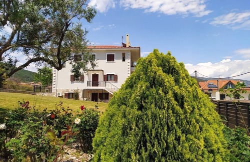 Platanitis Villa | Luxury Villa, panoramic sea view, peaceful surroundings, near Nafpaktos city
