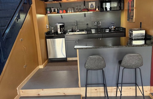 Mac Mahan House | Luxury Guest House. Sleeps 4-6