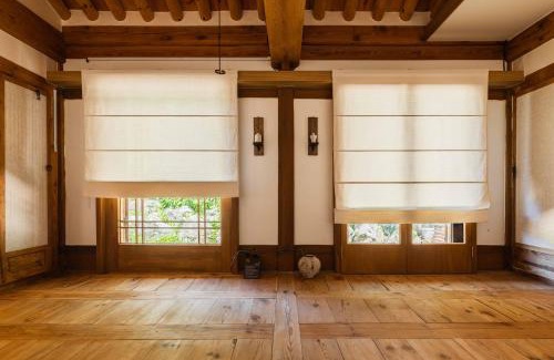 Cheongju Villa | Luxury Hanok Sangseon Heritage Hanok-W