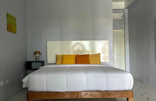 Port Antonio Hotel | Luxury Havens in the hills of Passley Gardens overlooking Port Antonio town.