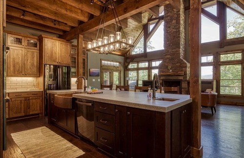 Gatlinburg - Pigeon Forge House | Luxury Hickory Homestead 4 Bedroom Home by RedAwning