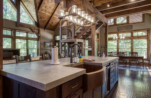 Gatlinburg - Pigeon Forge House | Luxury Hickory Homestead 4 Bedroom Home by RedAwning