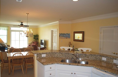 Sunset Island Condo | Luxury High End Sunset Island Condo 2 Blocks from ~OC~ Beach