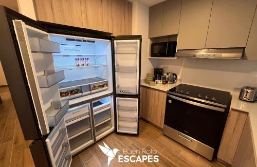 Zona 14 Apartment | Luxury High-Floor 3 Bedroom Apartment FREE Pool & Gym