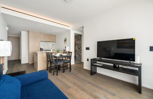 West End Apartment | Luxury High-Rise Condo with Stunning Views