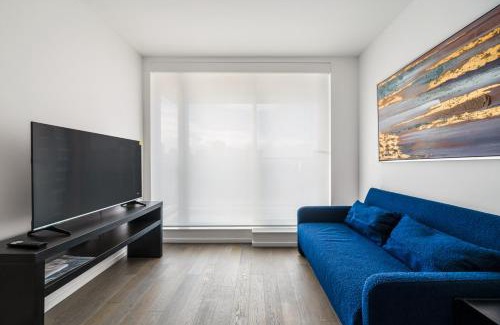 West End Apartment | Luxury High-Rise Condo with Stunning Views