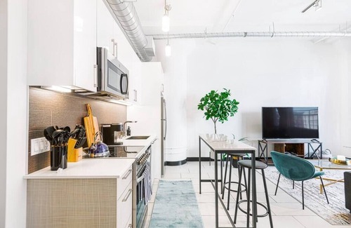 Historic Core Condo | Luxury HighRise Condo | DTLA | Crypto Arena | LACC