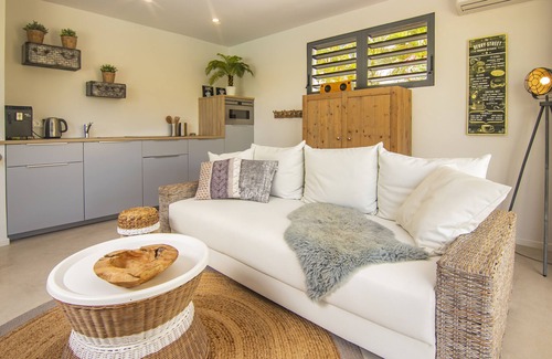 Jan Thiel Villa | Luxury holiday villa Hakuna Matata 2-6 people Jan Thiel within walking distance beach