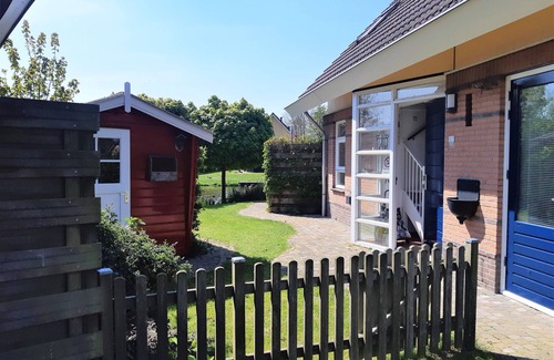 Medemblik House | Luxury Holiday Home, Large Garden, Free Motorboat Usage for Our Guests