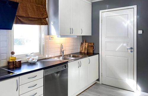 Torjulvagen House | Luxury holiday home with jacuzzi and sauna, just a stone's throw from the forest