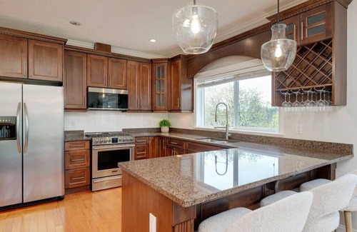 View Royal House | Luxury Home 15 Minutes To Downtown Victoria