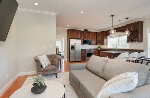 View Royal House | Luxury Home 15 Minutes To Downtown Victoria