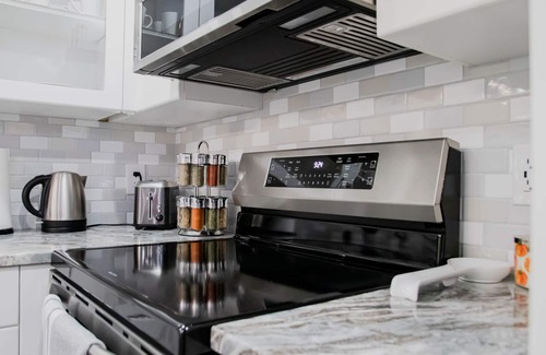 Marlborough House | ♦ Luxury Home ♦ 6BD4BA, Fast Wifi, Laundry, 3 Offices, Near Boston