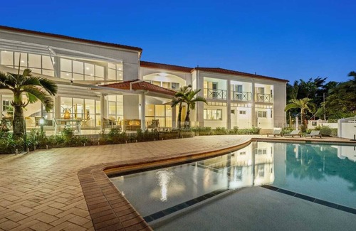 Kewarra Beach Villa | Luxury home at Paradise Resort, Kewarra Beach. Only minutes away from Palm Cove.