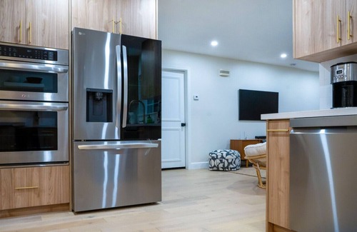 Lake Ida Shores House | Luxury Home, Heated Salt Pool, Basketball Hoop, Fire Pit