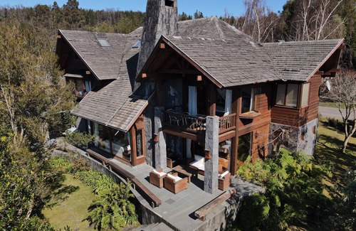 Villarrica House | Luxury home in the best condominium in the area
