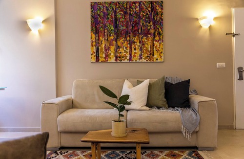 Emek Refaim Apartment | Luxury Home in the German Colony