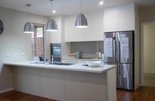 Yowie Bay House | Luxury Home in Yowie Bay - pet friendly