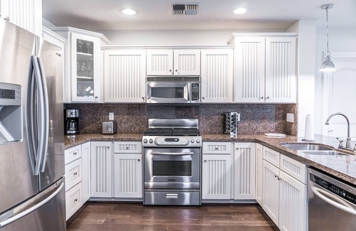 Village Grove House | Luxury Home on Windsor! Near Old Town Scottsdale. Pool and Games!